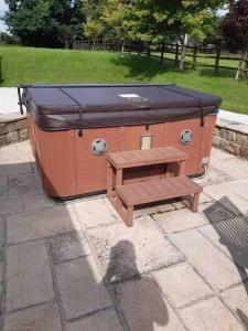 Amber Lodge with private hot tub