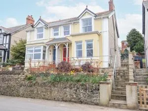 Westfield - Llansantffraid Glan Conwy