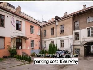 HaPPy iNN ToTo Old Town, Self check, Parking in the yard,