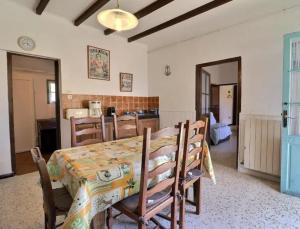 Charmante maison en Camargue avec piscine partagée