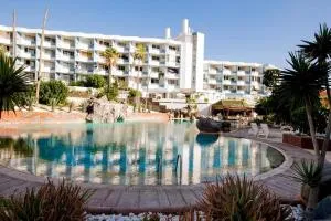 Green Mary - pools and sunny balcony - Oroteanda Baja