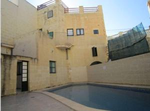 Cauchi 5 bedroom farmhouse in Gharb
