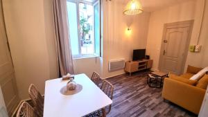 Appartements L-Emile - Pres des Halles - Parking prive : photos des chambres