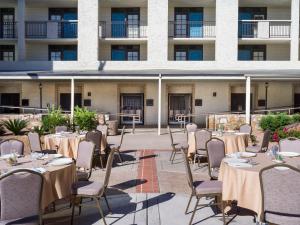 Embassy Suites by Hilton Scottsdale Resort