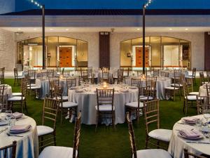 Embassy Suites by Hilton Scottsdale Resort