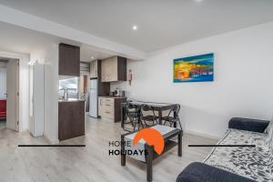 #296 Praia da Rocha by Home Holidays