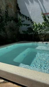 Villa Mykonos - Experiência Grega Exclusiva em Tiradentes - 5 Suítes de Luxo