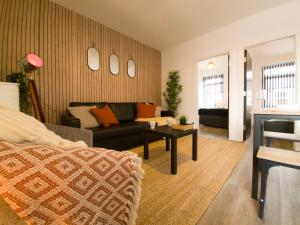 Super Convenient Keyless Entry Two Bedroom Loft by Property Promise