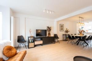 Spacious penthouse for 8 people in the city centre