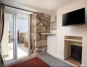 Wrens relaxing Retreat