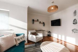 Comfortable Two-Bedroom Azurite