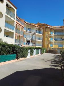 Appartement 4 personnes avec terrasse, parking et piscine collective - V0784