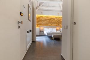 Oneira Rooms