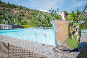 Villa Tetty - Garden & private pool near the sea