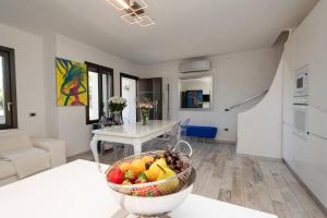 Villa Tetty - Garden & private pool near the sea