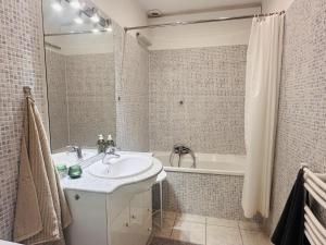 Bright one bedroom apartment in the center of Cannes13 minutes walk to the Palais des Festivals - 2290