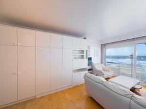 Studio with sea view and parking space