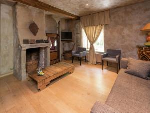 Magnificent Manor in Vresse-Sur-Semois with Sauna