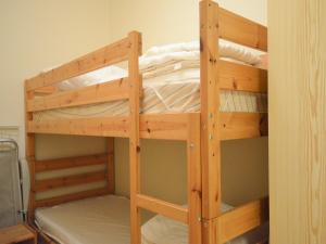 Cozy Coastal Retreat for 4