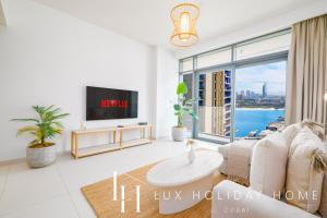 LUX The Beach Vista Dubai Eye View Suite