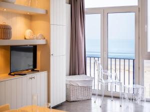 Apartment on the Coast with Beach Access