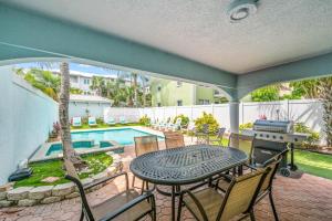 Cinco Siesta by Beachside Management