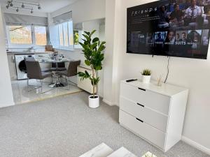 Cardiff Bay Escape Stunning Views Free Parking