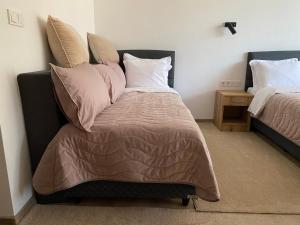 SUGARFAME- Guest House