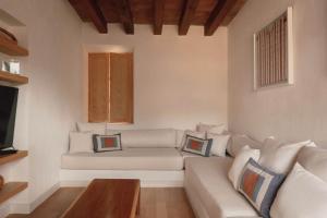 Majestic 5BR Villa with Pool in Queretaro