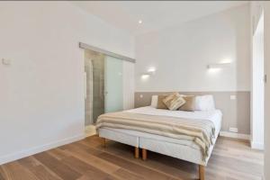 3 bedrooms 3 bath Bivouac 2 min Palais