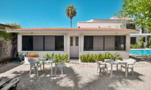 Casa Armonia , apartments with pool