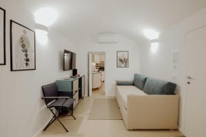Alley House by MONHOLIDAY