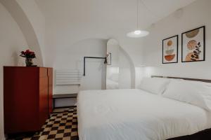 Hidden House by MONHOLIDAY