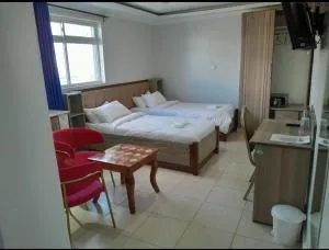 Equine Hotel - Nguluni