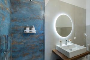 Superior One-Bedroom Apartment with Balcony