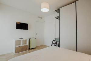 Rainbow Relax Home by MONHOLIDAY