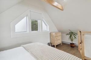 Cozy Harbour View Loft at Bells Cove