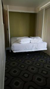 EnjoyReno has to offer in this 2BD resort condo with outdoor pool or hot tub