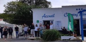 Campings Camping 3 etoiles - Piscine - ccaihff : photos des chambres