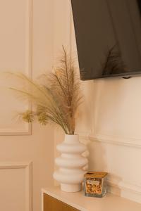 TOP located NEW Stylish apartment in Vilnius Old Town