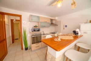 Lovely Apartment img1