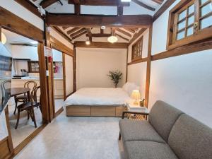 Hanok Entire House, Bukchon Hanok Village