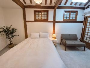 Hanok Entire House, Bukchon Hanok Village