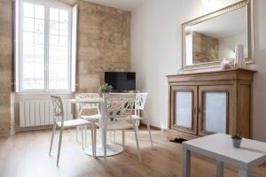 Appartements Augustins -Petit cocon calme et lumineux avec parking : photos des chambres