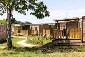 Campings Camping 4 etoiles - Piscine - eed0fi : Maison de Vacances