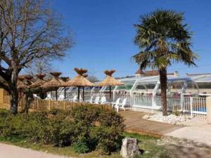 Campings Camping 4 etoiles - Piscine - eed0fi : photos des chambres