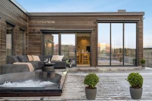 High-End Lodge in Lyngvar Resort, jacuzzi & sauna