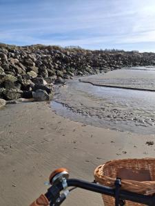 Appartements appartement proche plage avec jacuzzi : photos des chambres