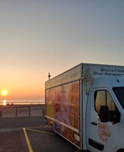 Appartements appartement proche plage avec jacuzzi : photos des chambres