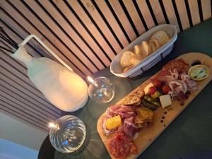 Appartements appartement proche plage avec jacuzzi : photos des chambres